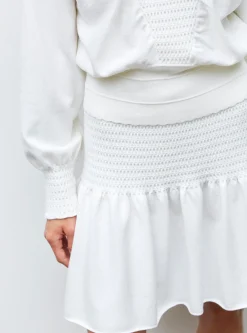 jupe courte en maille smockée